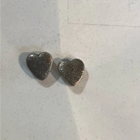 Yasemin Ozeri  Heart Shaped 925 Silver Stud Earrings NWOB - Picture 4 of 7